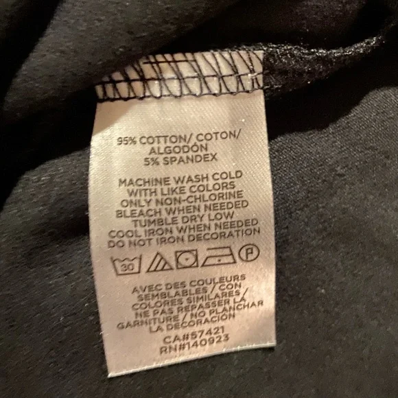 2 LOFT LINED BLACK AND WHITE SIZE MEDIUM TANK TOPS - Picture 9 of 10